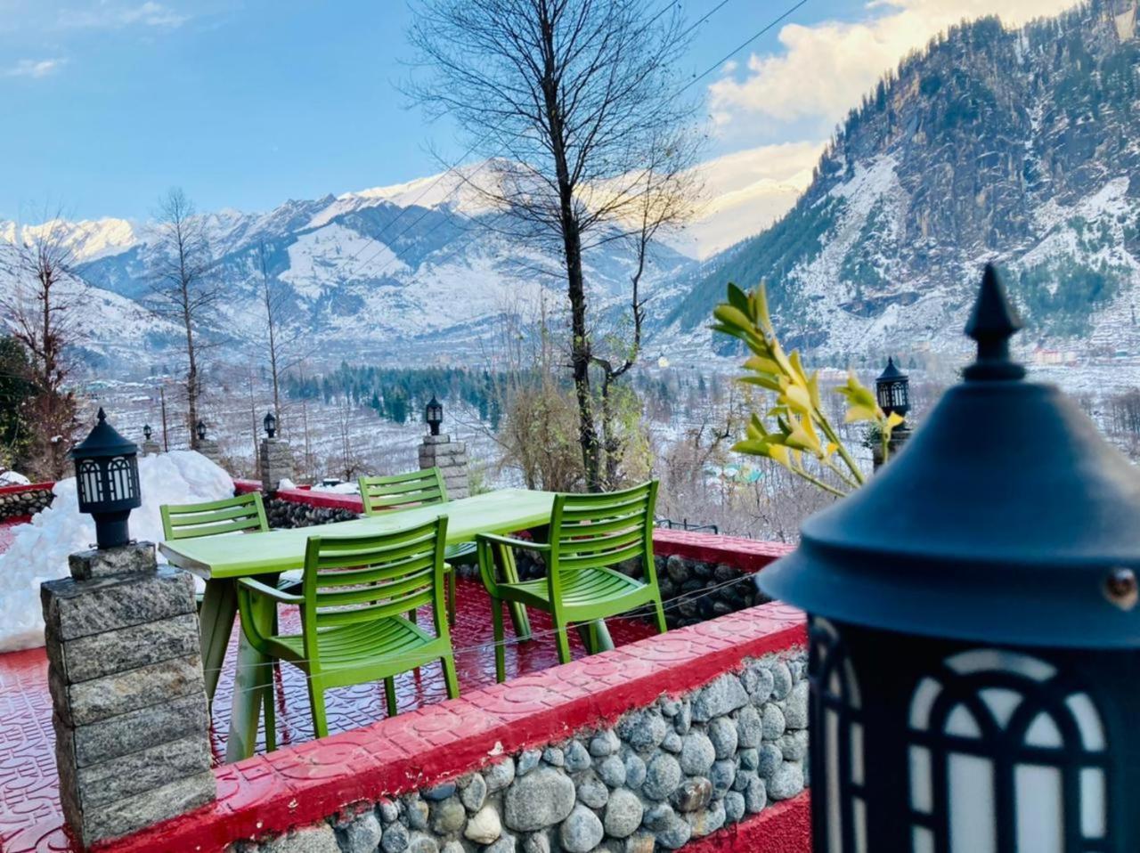 Hotel Vyas Vatika Manali (Himachal Pradesh)
