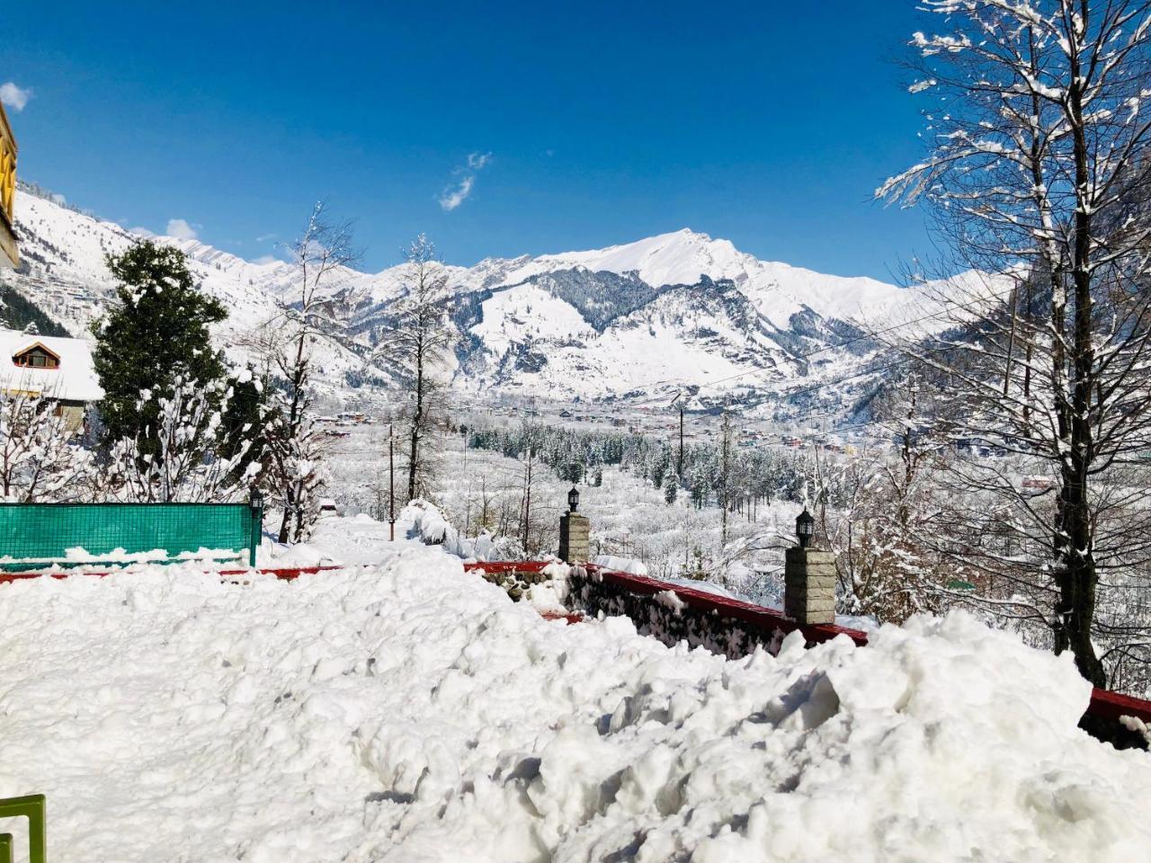 Hotel Vyas Vatika Manali (Himachal Pradesh)